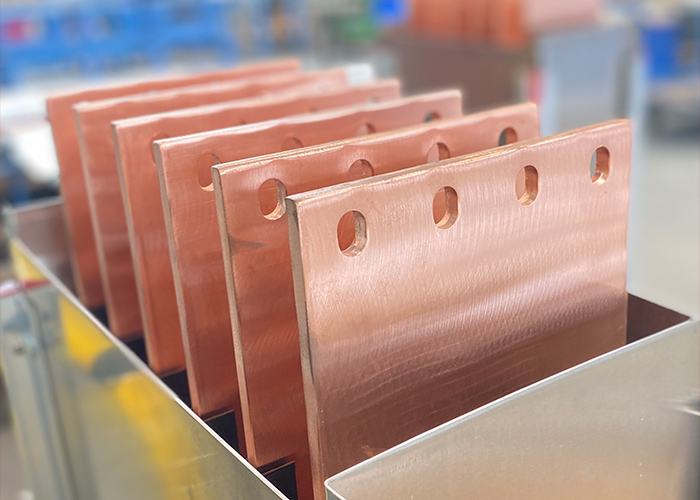 業務用EMS 🦢 EMS | ⚡️ Stromschienen für Grundstoff-Industrie & Elektrolyse